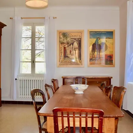 Villa Family House 10 Mn Walking Distance From