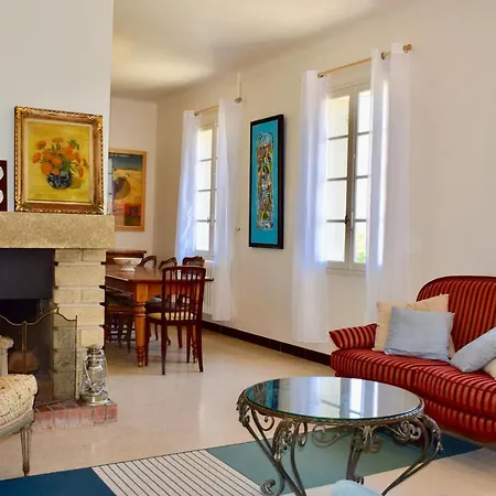 Family House 10 Mn Walking Distance From * Lourmarin